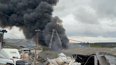 Kocaeli'de boya fabrikasında yangın çıktı!