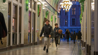 Hollanda'da çocuklar her iki ebeveynin soyadını taşıyabilecek