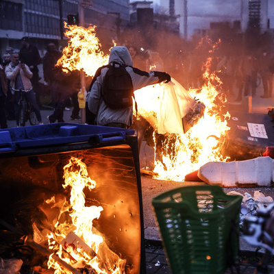 Fransa'da milyonlarca kişi sokaklarda