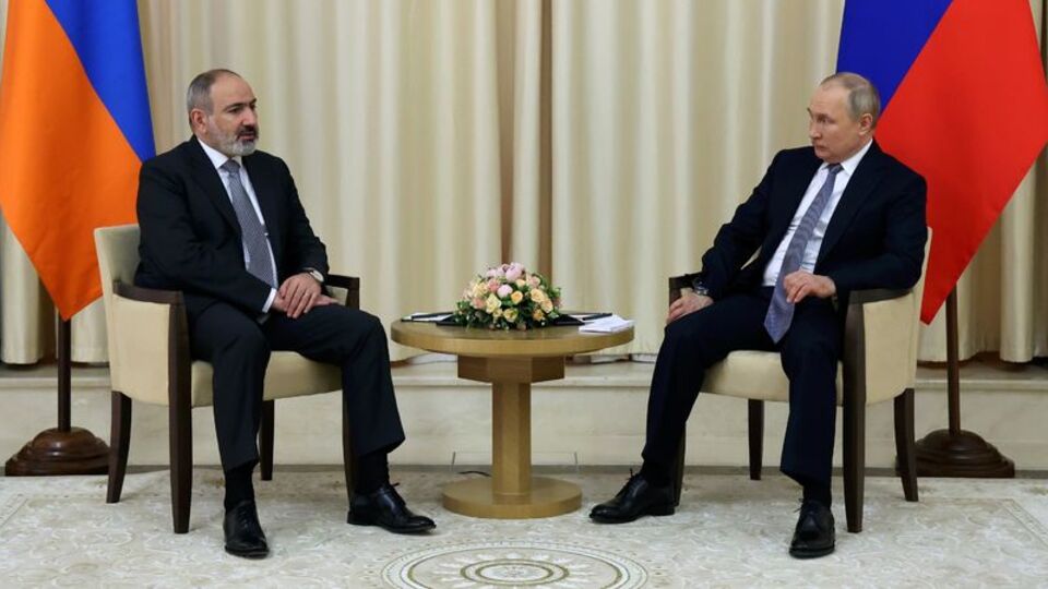 Ermenistan sınırlarını Putin'e kapattı