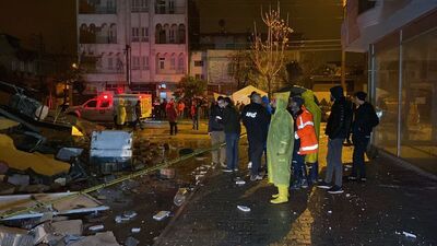 Adıyaman'da ağır hasarlı 5 katlı bina çöktü