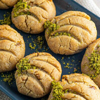 İftar için kıyır kıyır lezzetiyle ağızda dağılan istiridye tatlısı tarifi!