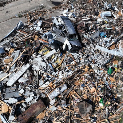 ABD'de hortum ve güçlü fırtınalar can aldı!