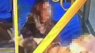 Minibüste saç saça baş başa kavga!