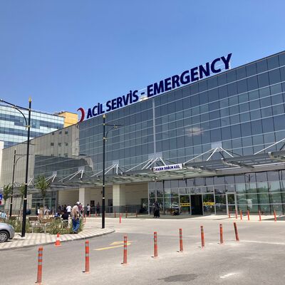 3 yaşındaki kızını boğazını keserek öldürdü!