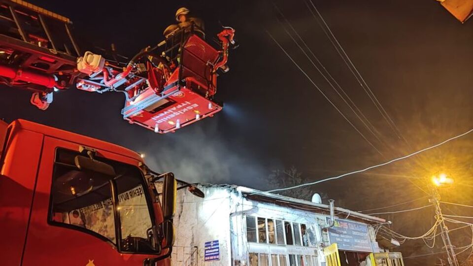 Eskişehir'deki yangında 3 iş yeri hasar gördü