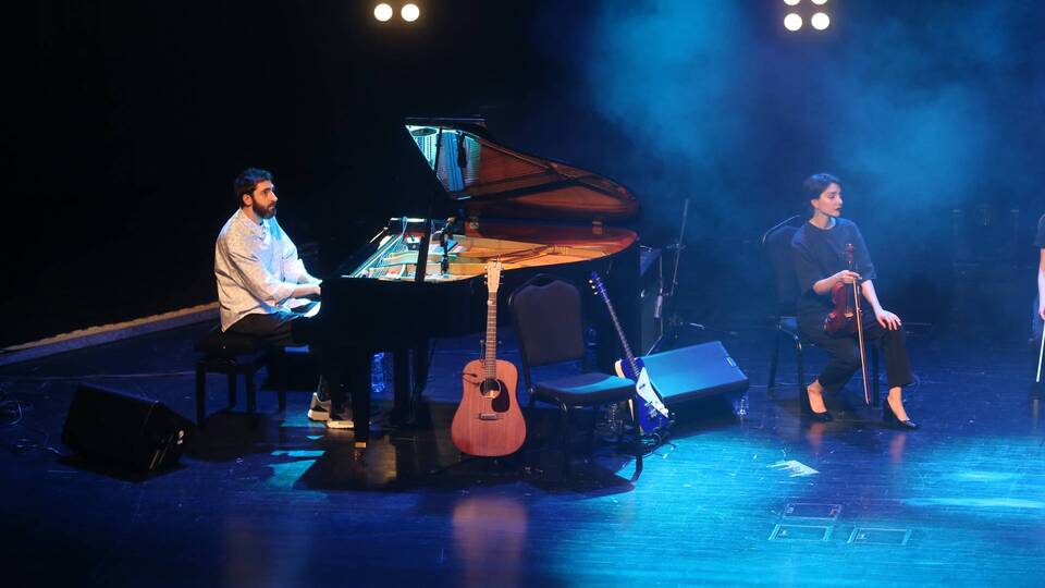 Rus müzisyen Kocaeli'de konser verdi