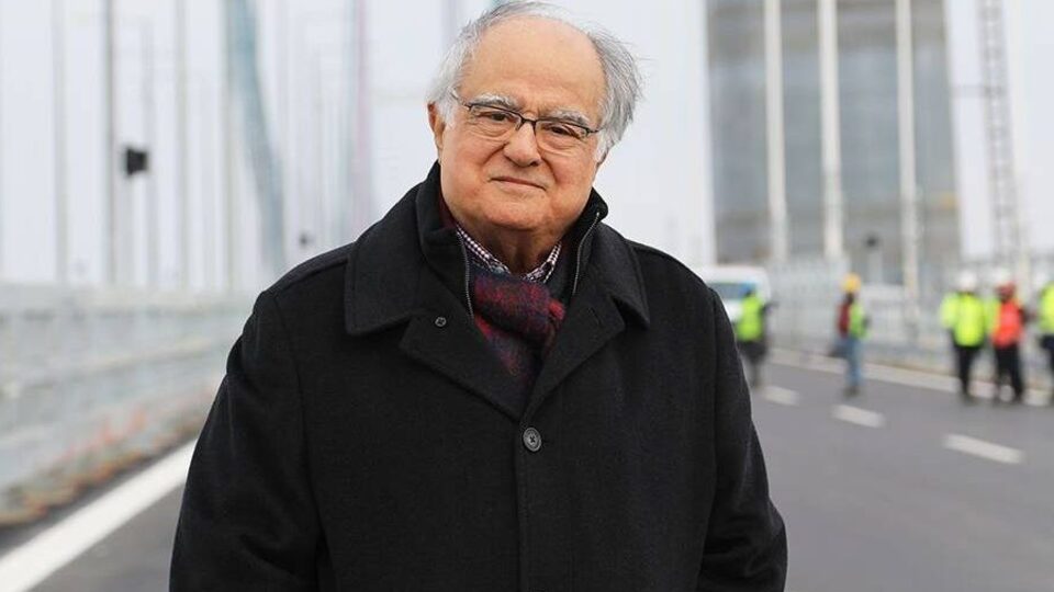 Ersin Arıoğlu yaşamını yitirdi