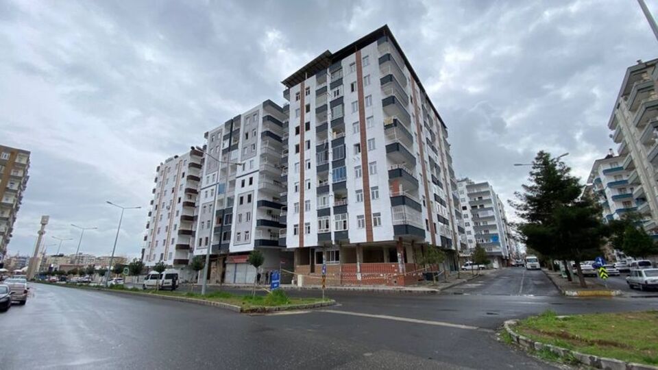 400 bin nüfuslu ilçe için Prof. Dr. Kavak'tan kritik uyarı! "Küçük bir artçıda yıkılabilir!"