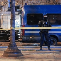 Paris'te 5 bankada arama