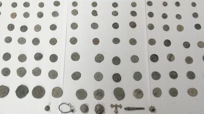 Denizli'de 93 sikke ele geçirildi