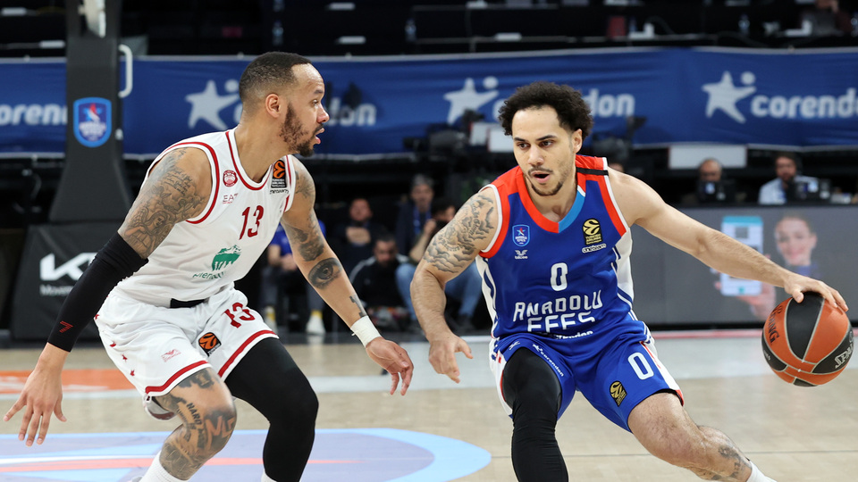 Anadolu Efes evinde fark attı!