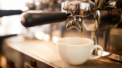 Kahve tüketenler daha fazla adım atıyor ancak daha az uyuyor