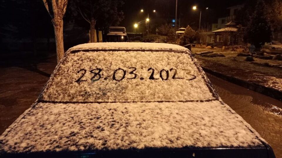 Karabük'te 3 ilçede kar yağışı