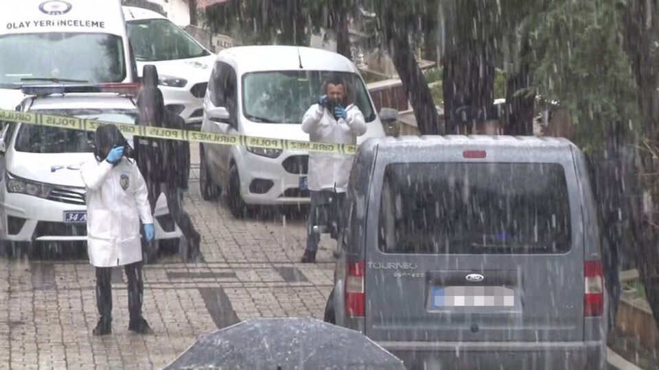 Mezarlıkta araç içinde şüpheli ölüm!