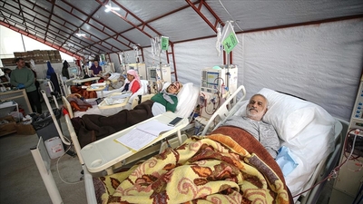 Hatay'da ağır hasarlı iki binadan çıkarılan cihazlarla "sahra diyaliz merkezi" kuruldu