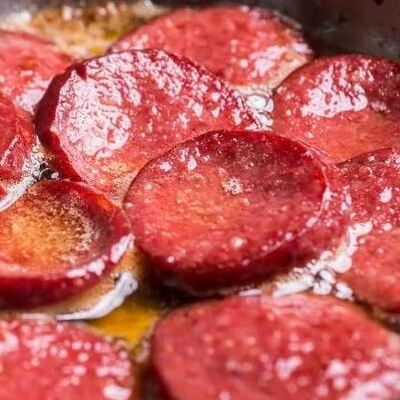 Gıda Denetçileri Derneği açıkladı! "Sucuk yerine ot yediriyorlar!"