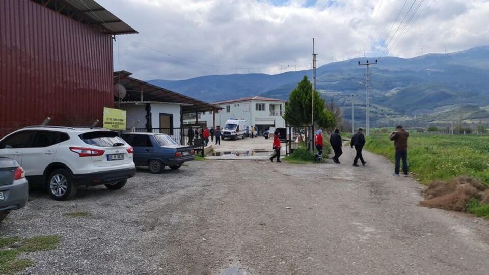 Çiftlikte yem karma makinesine düşüp öldü