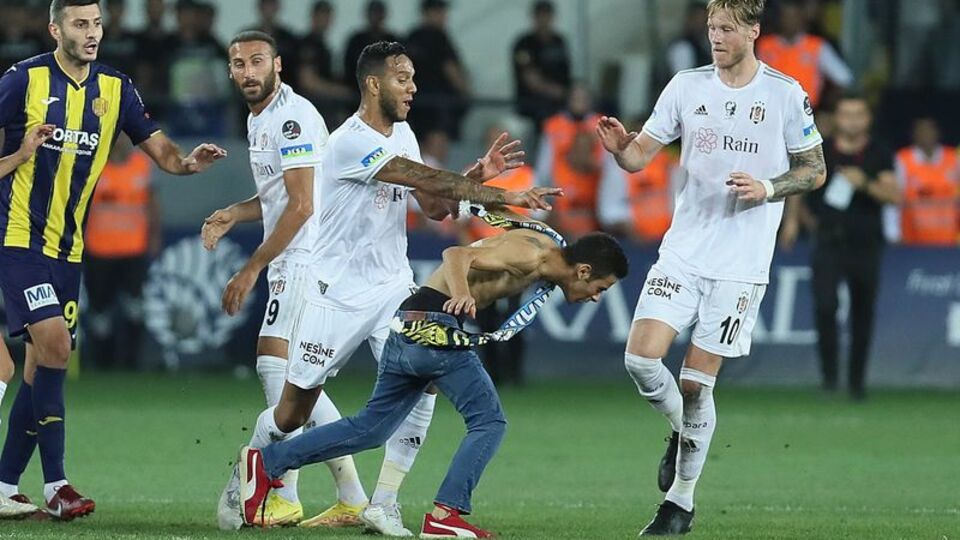 1 yıl 8 ay hapis cezası!