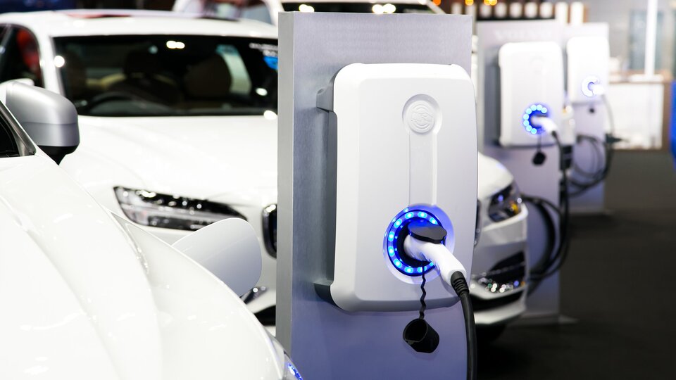 Elektrikli araç başına kaç istasyon düşüyor?