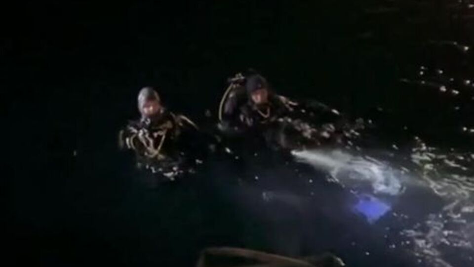 Hopa Limanı'nda kamyonet denize düştü: 1 ölü, 1 yaralı