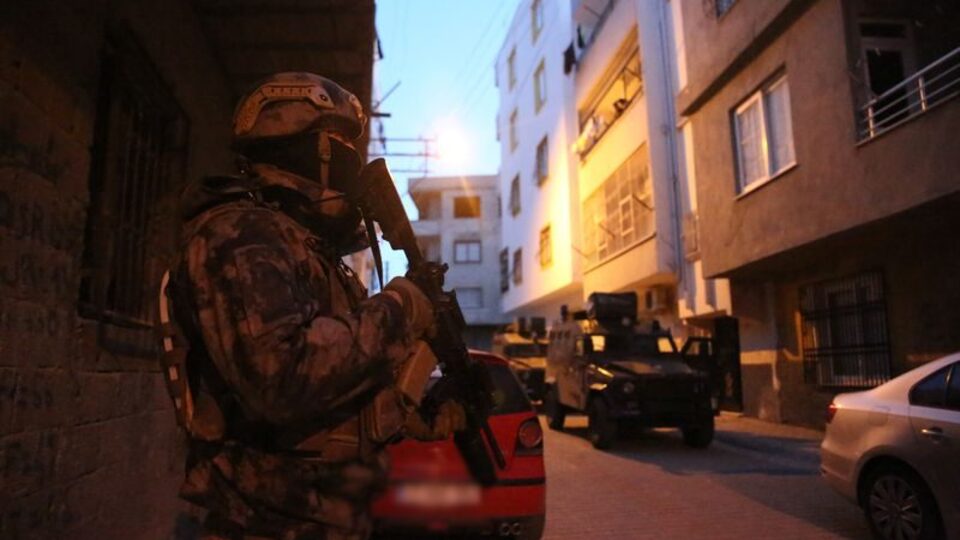 Mersin'de terör örgütü DEAŞ operasyonu: 8 gözaltı kararı