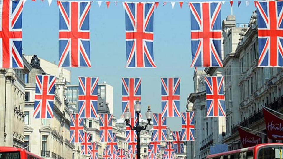 İngiltere 0,1 büyümeyle resesyondan kurtuldu