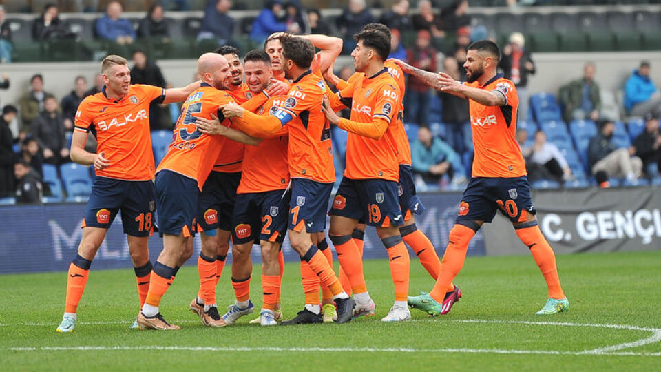 Başakşehir 4 maçlık hasreti bitirdi!