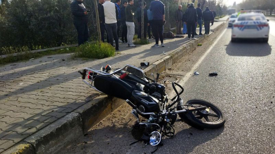 TIR'ın çarptığı motosikletli yaralandı