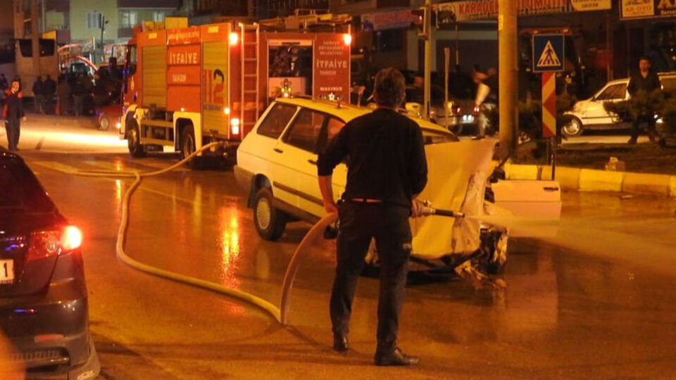 Otomobil ile minibüs çarpıştı: 6 yaralı