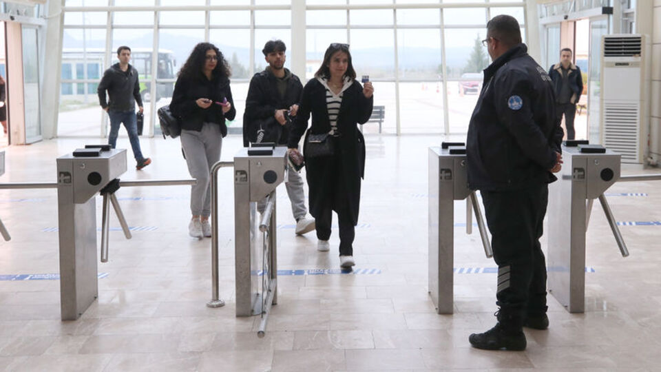 Üniversitelerde "hibrit eğitim" başladı