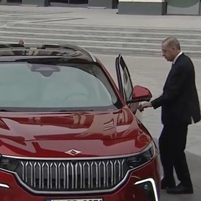 İlk Togg Cumhurbaşkanı Erdoğan’a teslim edildi