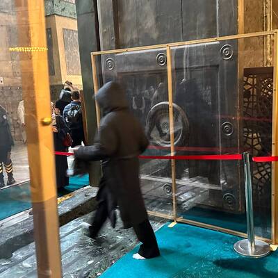 Ayasofya'da İmparatorluk Kapısı cam bölme ile korunacak