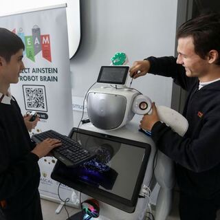 ChatGPT’li robot Kıbrıslı AInstein!