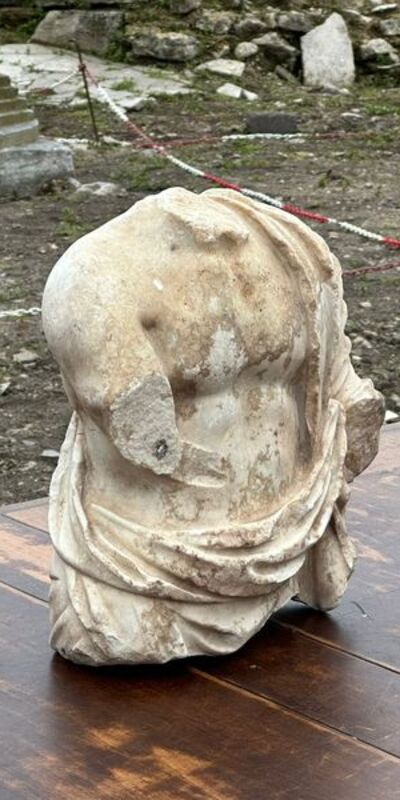 Tam 1800 yıllık Roma dönemi heykeli