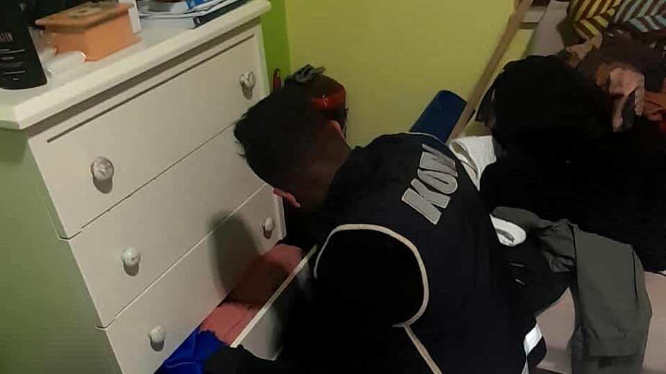 MİT görevlisi kılığında vurgun yaptılar!