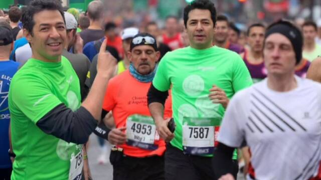 Ünlü oyuncu depremzedeler için maratona katıldı