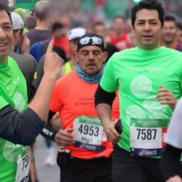 Ünlü oyuncu depremzedeler için maratona katıldı