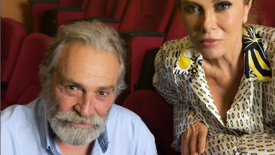 Eski eşler 20 yıl sonra aynı sahnede