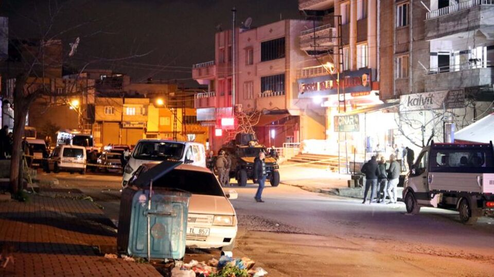 Husumetli aileler arasında kavga: 1'i polis 2 ölü, 2 yaralı