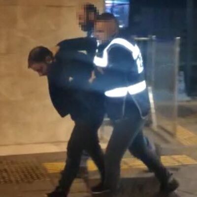 Babası ıslanmasın diye taksiye bindirdi! Kız çocuğuna istismar!