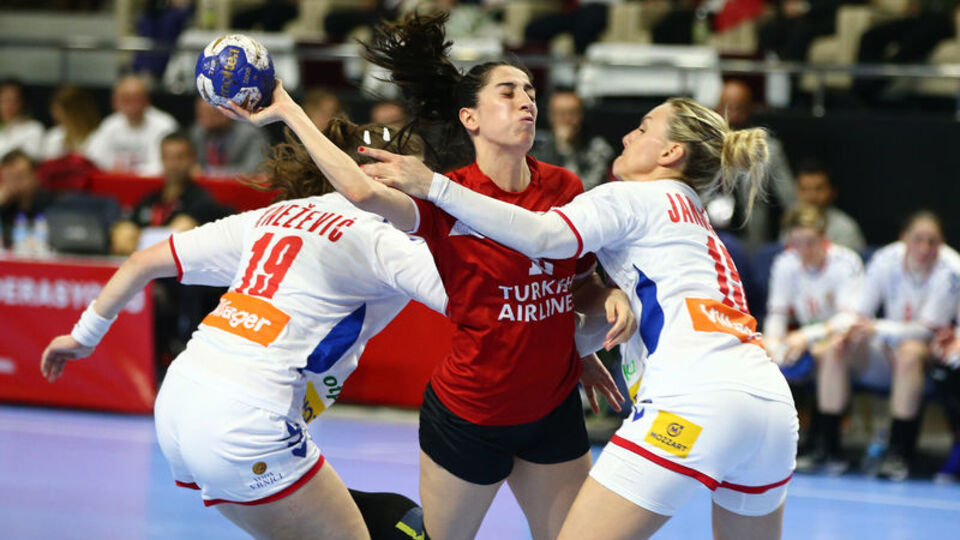 Milliler ilk raundu kaybetti