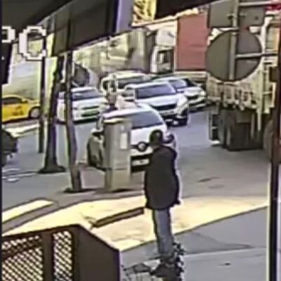 İstanbul'da kamyon 6 aracı biçti! Dehşet anı kamerada!