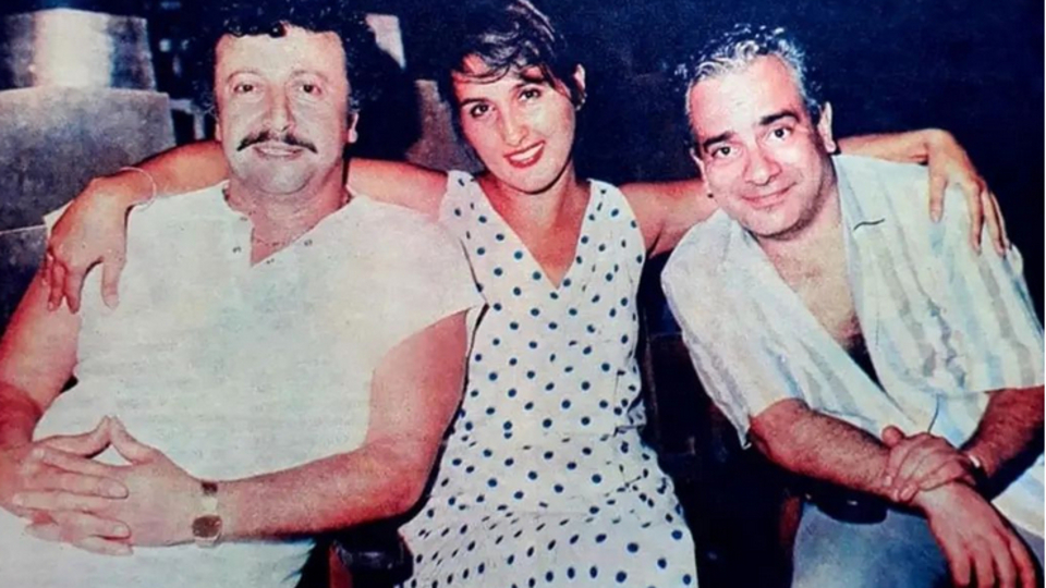 "Geçmiş zaman olur ki hayali cihan değer!"