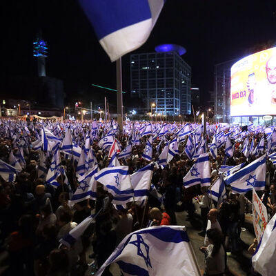 Binlerce İsrailli yine sokaklara çıktı