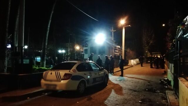 Kocaeli'de bıçaklı sopalı kavga: 4 yaralı