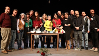 'Yaftalı Tabut' 100. oyununu kutladı