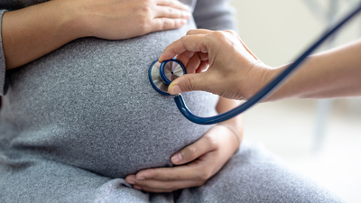 Kanser teşhisi konulan kadınlar yumurtalarını dondurarak anne olma şanslarını koruyabilir