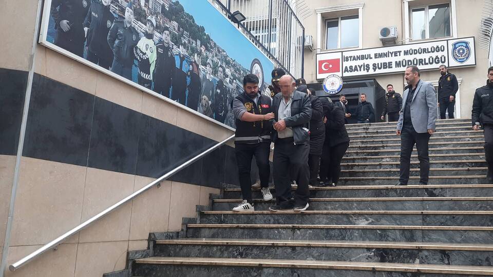 Tutuklanan liderin cep telefonu azılı çeteyi çökertti!