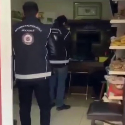 Bakkal görünümlü işyerinde uluslararası para transferleri yaptılar!